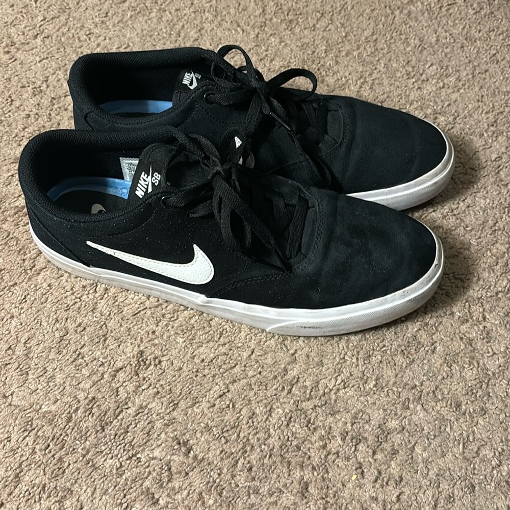 Black Nike SB Charge